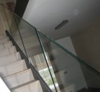 Zábradlí ze skla pro schodiště výroba
