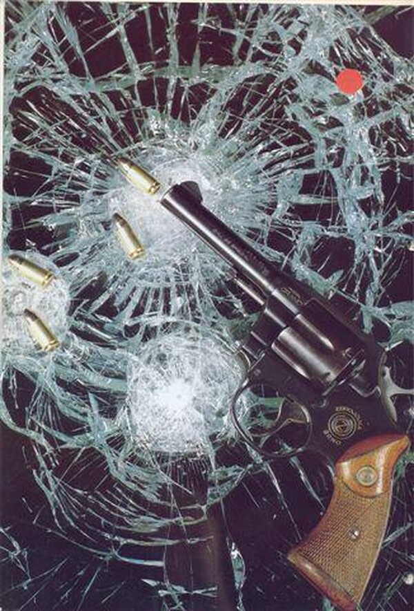 Connex - bezpečnostn&iacute; vrstven&eacute; sklo