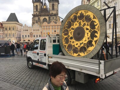 Součinnost při oprav&aacute;ch staroměstsk&eacute;ho orloje