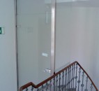 Kyvné dveře ze skla
