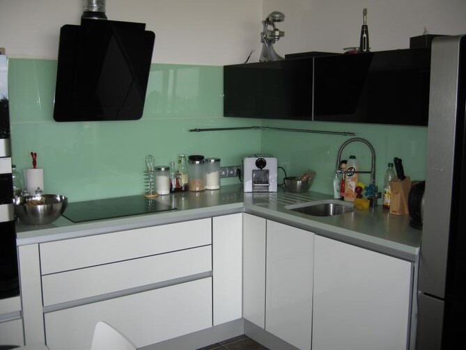 Skleněn&eacute; celoplo&scaron;n&eacute; obklady