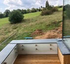 Skleněné zábradlí na nerezových trnech